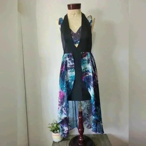 Bebe hi lo butterfly tropical  dress. Size small - Picture 2 of 13